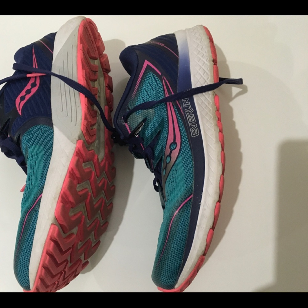 Saucony ISO series Formfit shoe - Picture 4 of 9